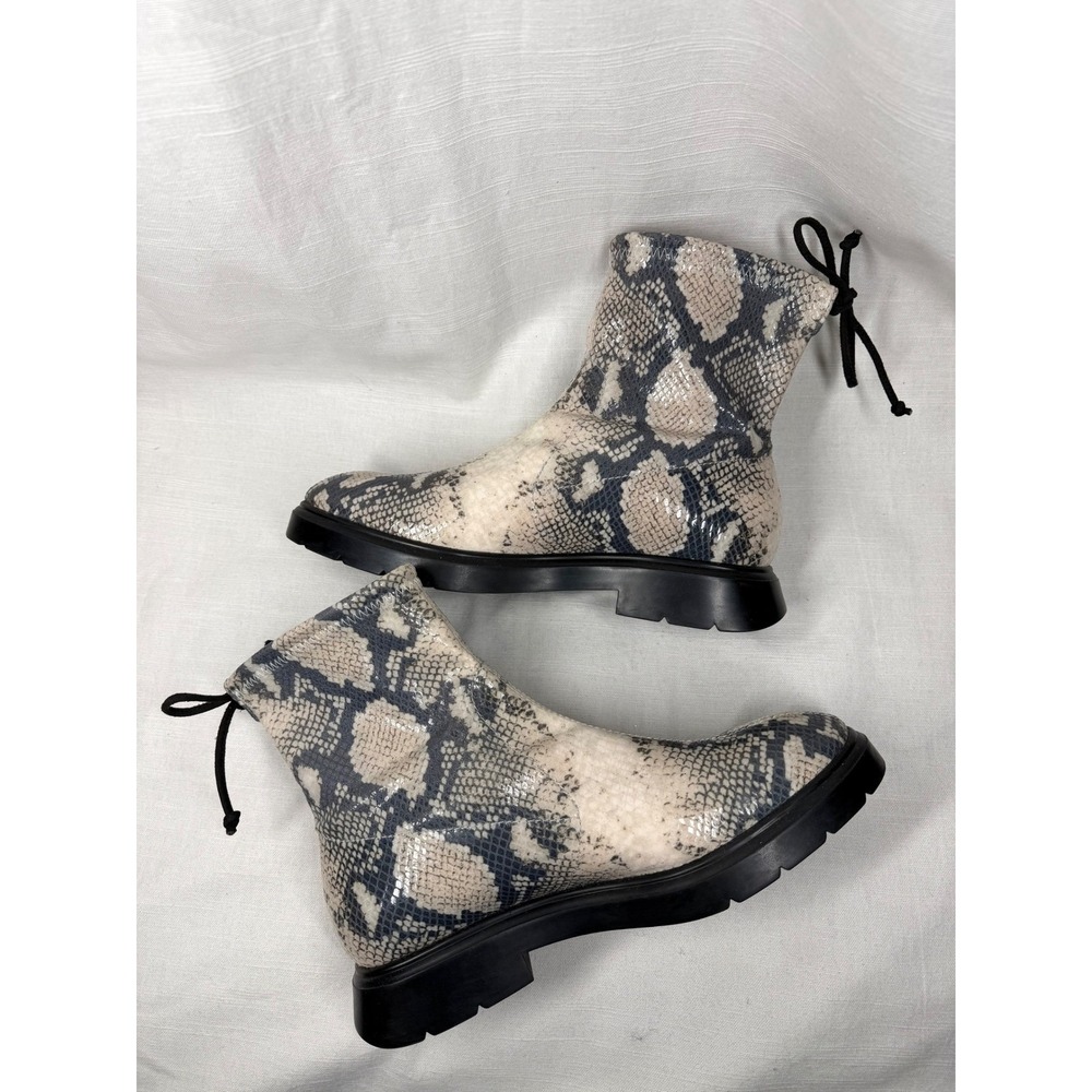 Stuart Weitzman Benita Flat Python Print Stretch Lug Boots Size 9